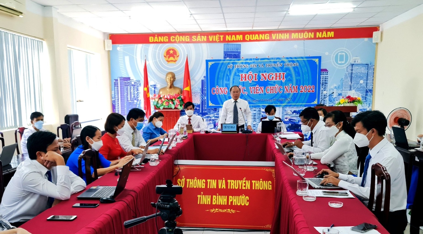 Giám đốc Sở TT&TT Nguyễn Minh Quang phát biểu chỉ đạo tại hội nghị